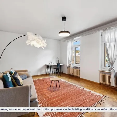 Apartment Spacious In *